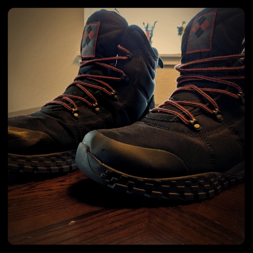 **SALE**Columbia boots